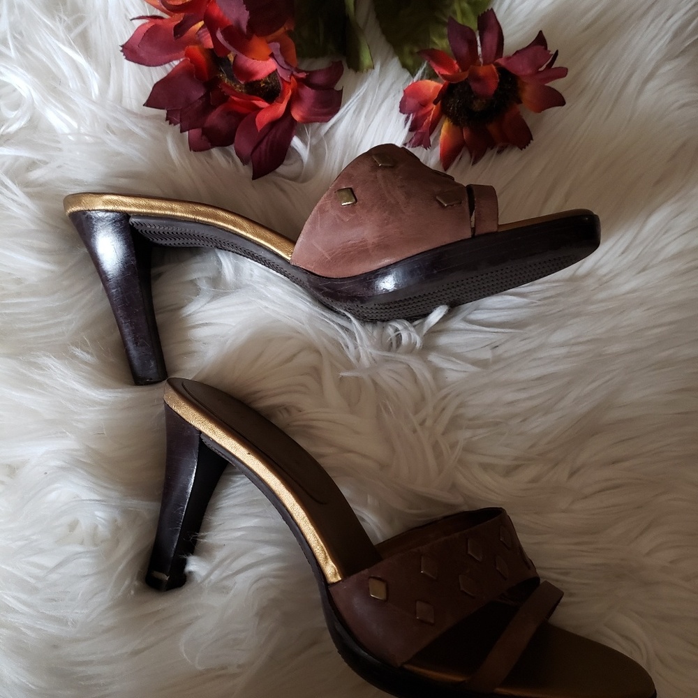 Heels - Picture 2 of 5